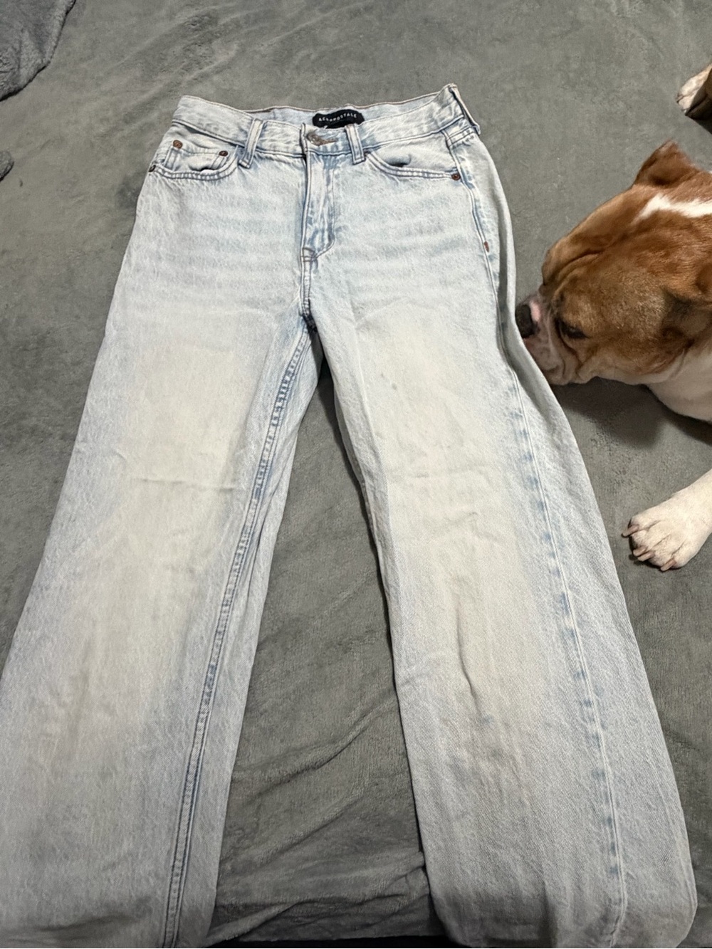 Light Wash Women’s Jeans -